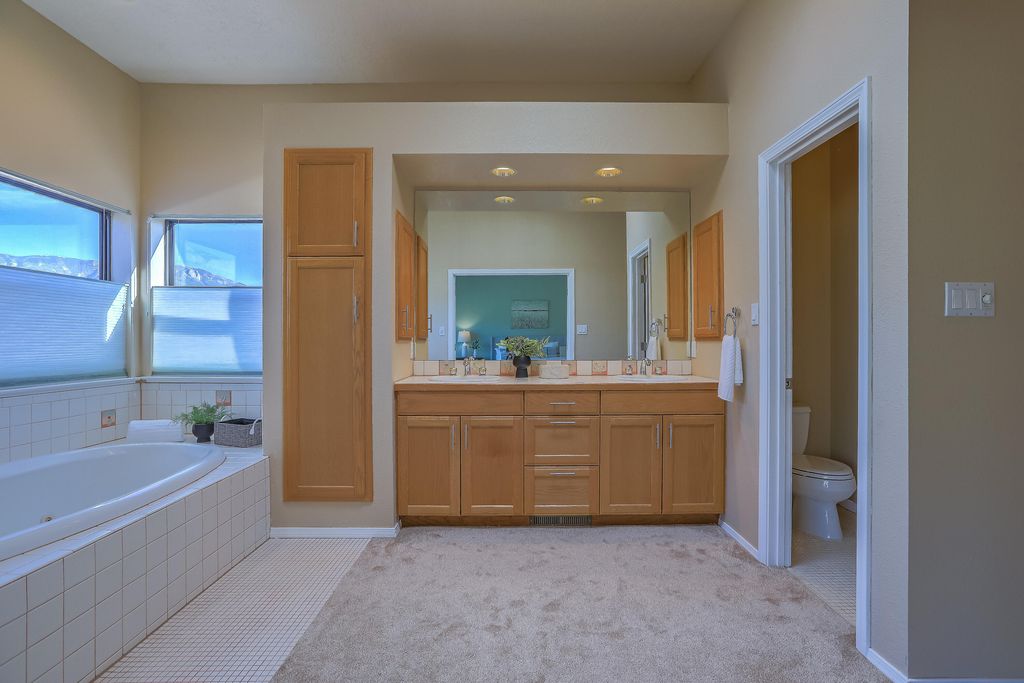 Image 51 of property listing at 906 Tramway Lane NE, Albuquerque, NM 87122