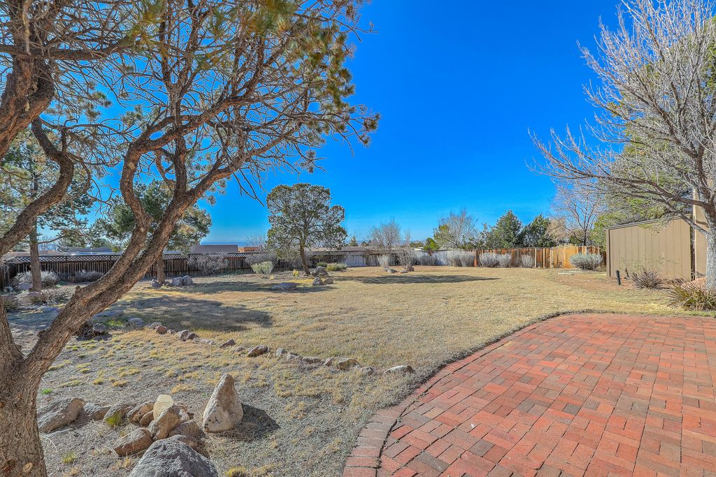 Image 60 of property listing at 906 Tramway Lane NE, Albuquerque, NM 87122