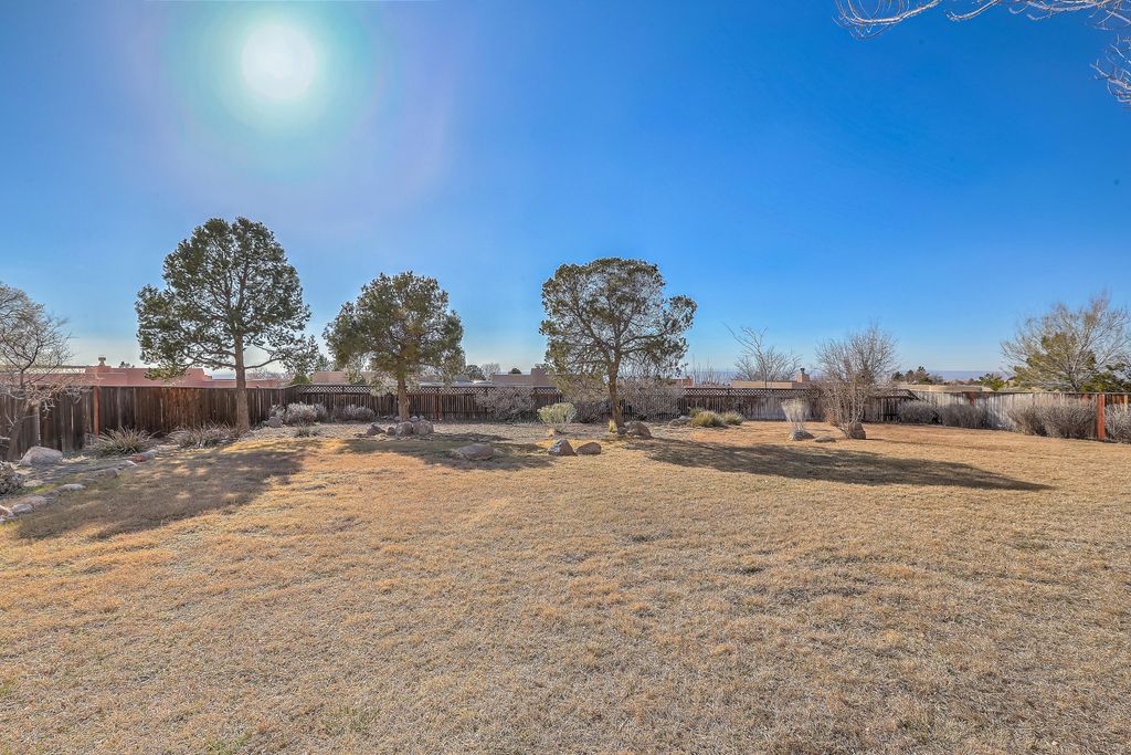 Image 62 of property listing at 906 Tramway Lane NE, Albuquerque, NM 87122