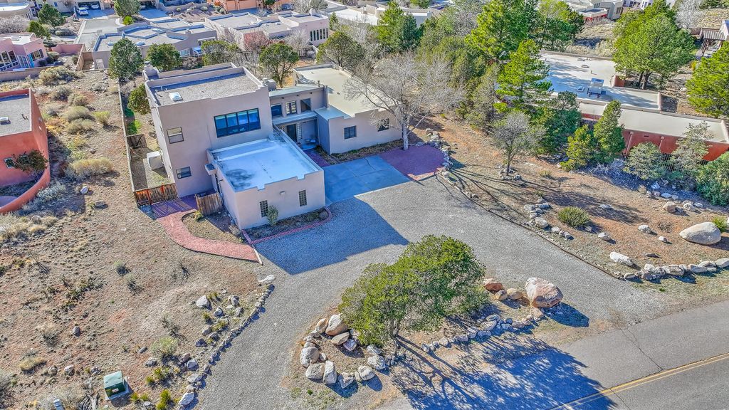 Image 68 of property listing at 906 Tramway Lane NE, Albuquerque, NM 87122