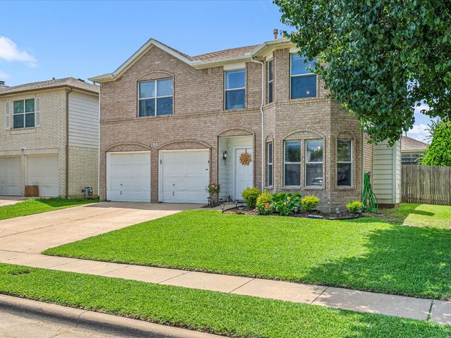8513 Horse Whisper Lane, Fort Worth, TX 76131