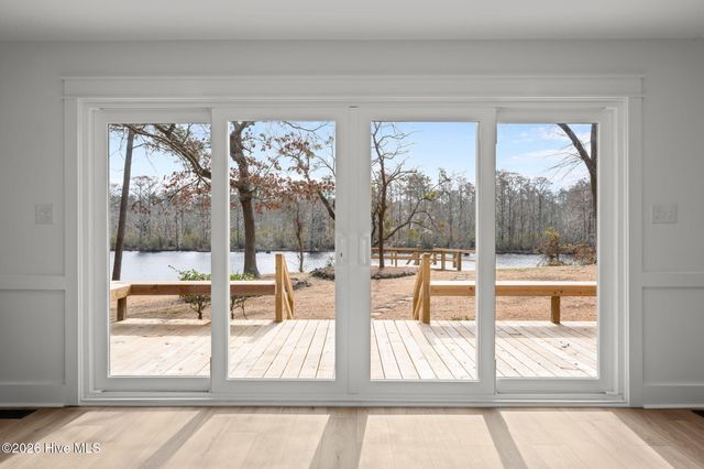 214 Shoreline Drive, New Bern, NC 28562