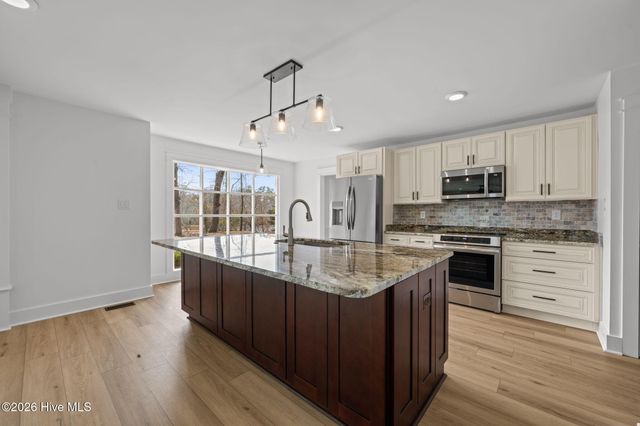 214 Shoreline Drive, New Bern, NC 28562