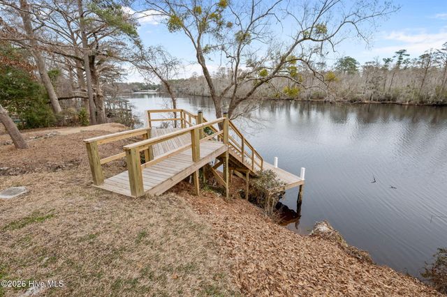 214 Shoreline Drive, New Bern, NC 28562