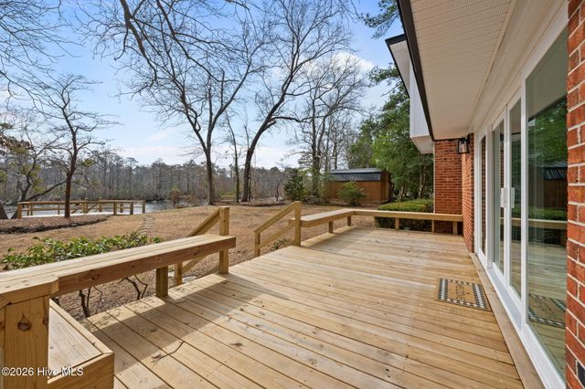 214 Shoreline Drive, New Bern, NC 28562