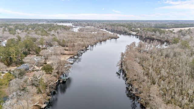 214 Shoreline Drive, New Bern, NC 28562