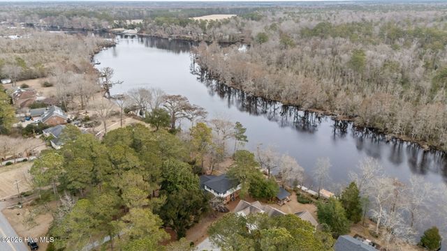 214 Shoreline Drive, New Bern, NC 28562