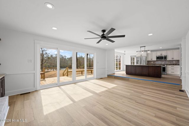 214 Shoreline Drive, New Bern, NC 28562