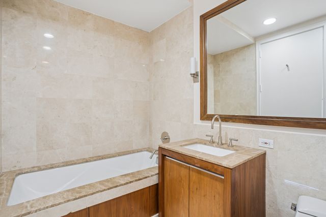 1 MORTON Square 9AE, New York City, NY 10014