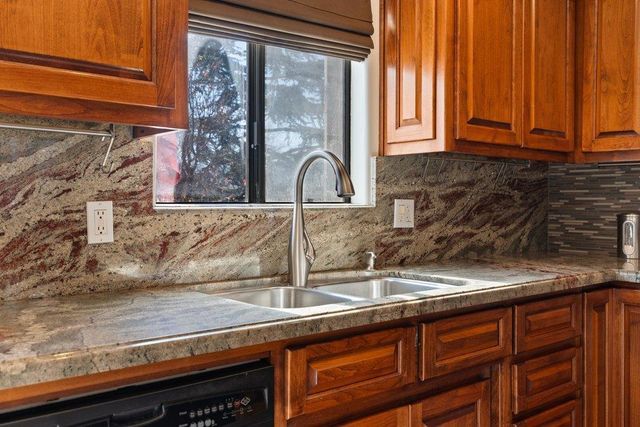 801 Nash Road B10, Hollister, CA 95023