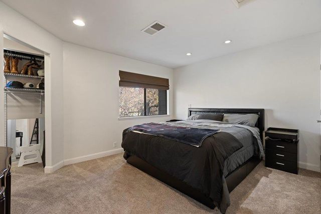 801 Nash Road B10, Hollister, CA 95023