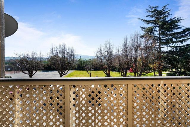 801 Nash Road B10, Hollister, CA 95023