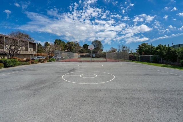 801 Nash Road B10, Hollister, CA 95023