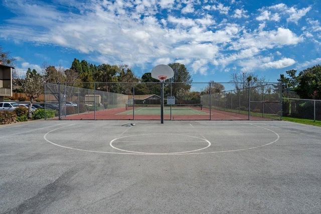 801 Nash Road B10, Hollister, CA 95023