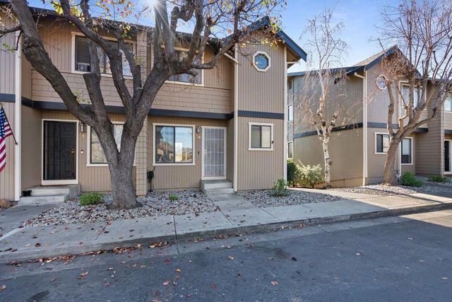 801 Nash Road B10, Hollister, CA 95023