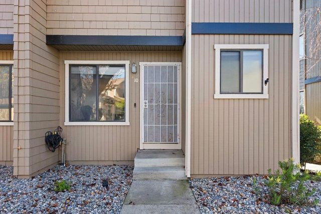 801 Nash Road B10, Hollister, CA 95023