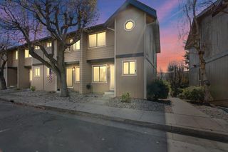 801 Nash Road B10, Hollister, CA 95023