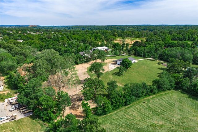 130 Brown Road, Cave Springs, AR 72718