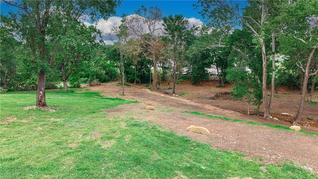 130 Brown Road, Cave Springs, AR 72718