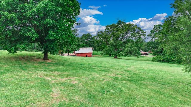 130 Brown Road, Cave Springs, AR 72718