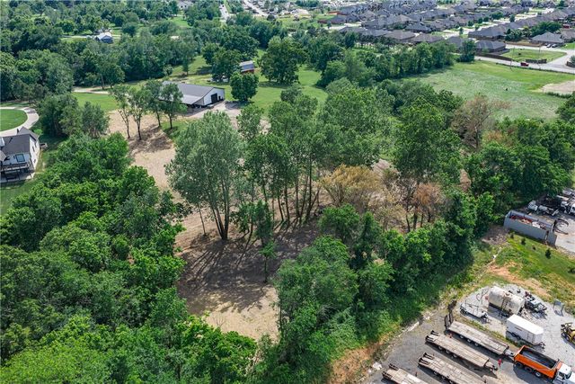 130 Brown Road, Cave Springs, AR 72718