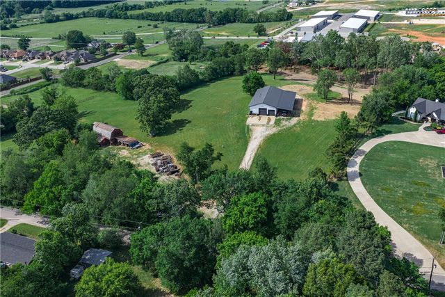 130 Brown Road, Cave Springs, AR 72718