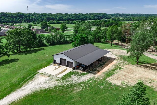 130 Brown Road, Cave Springs, AR 72718