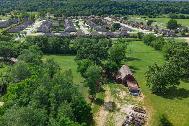 130 Brown Road, Cave Springs, AR 72718