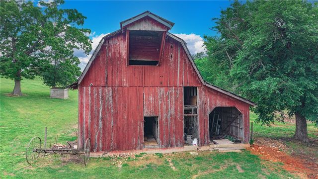 130 Brown Road, Cave Springs, AR 72718