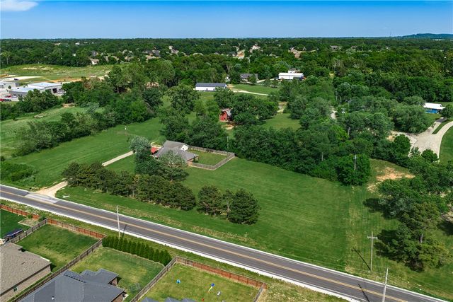 130 Brown Road, Cave Springs, AR 72718