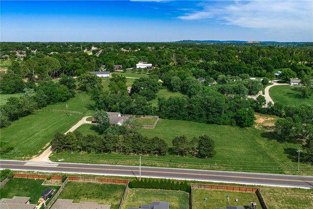 130 Brown Road, Cave Springs, AR 72718