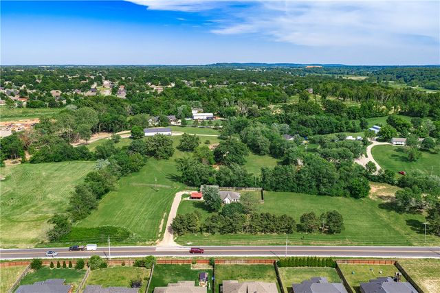 130 Brown Road, Cave Springs, AR 72718