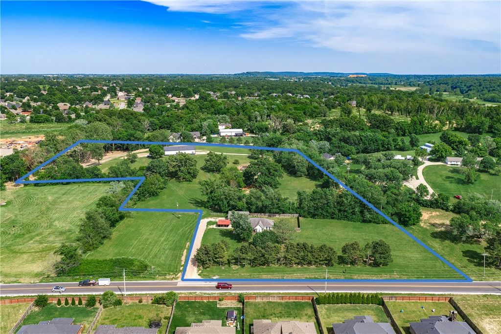 130 Brown Road, Cave Springs, AR 72718