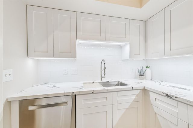 1300 Augusta Drive 24, Houston, TX 77057