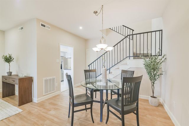 1300 Augusta Drive 24, Houston, TX 77057