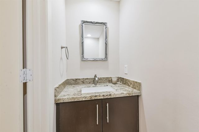 1300 Augusta Drive 24, Houston, TX 77057