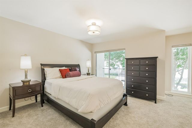 1300 Augusta Drive 24, Houston, TX 77057