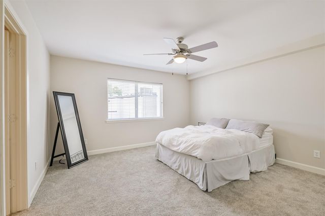 1300 Augusta Drive 24, Houston, TX 77057