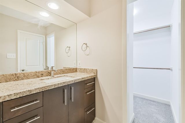 1300 Augusta Drive 24, Houston, TX 77057