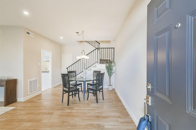 1300 Augusta Drive 24, Houston, TX 77057