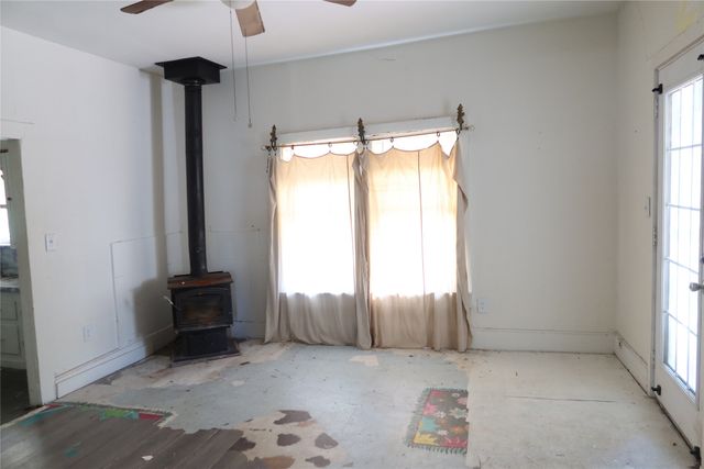 204 Taylor Street, Bowie, TX 76230