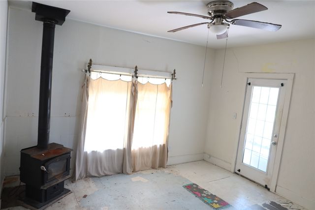 204 Taylor Street, Bowie, TX 76230