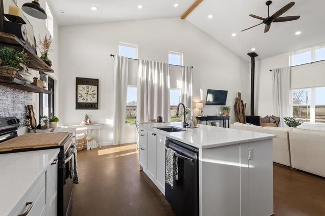 5828 County Road 1093, Celeste, TX 75423