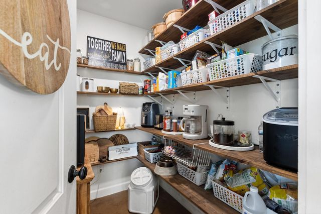 5828 County Road 1093, Celeste, TX 75423