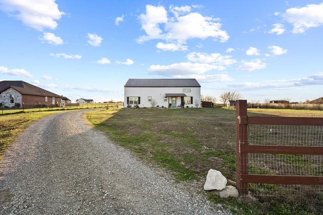 5828 County Road 1093, Celeste, TX 75423