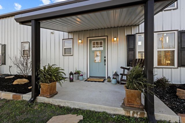 5828 County Road 1093, Celeste, TX 75423