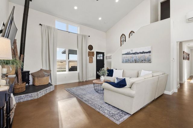 5828 County Road 1093, Celeste, TX 75423