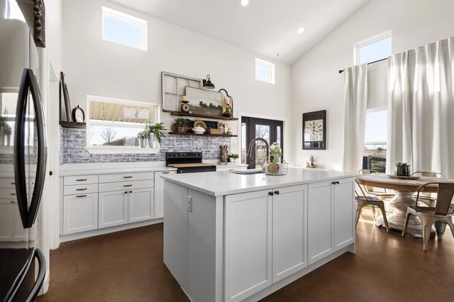 5828 County Road 1093, Celeste, TX 75423