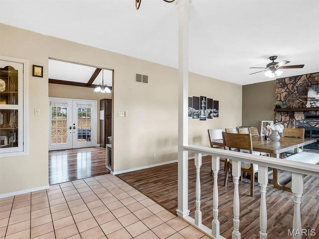 44 Oxford Drive, Washington, MO 63090