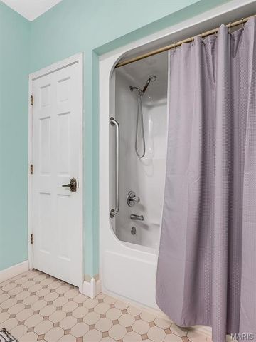 44 Oxford Drive, Washington, MO 63090